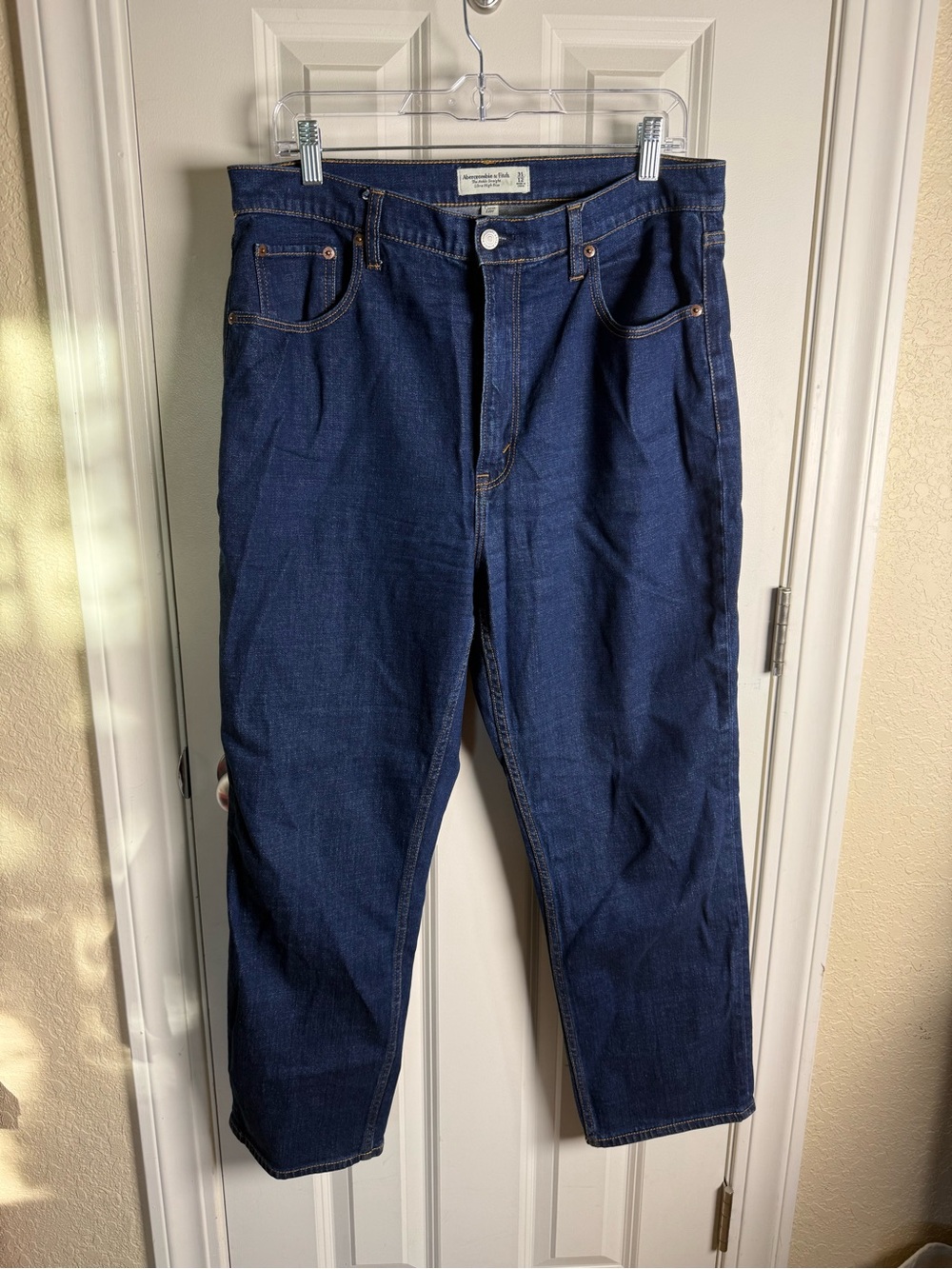 Abercrombie & Fitch Women's Dark Blue Straight-Leg Jeans